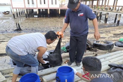 Pantai Melayu Tercemar, KSOP Selidiki 10 Karung Limbah - GenPI.co KEPRI