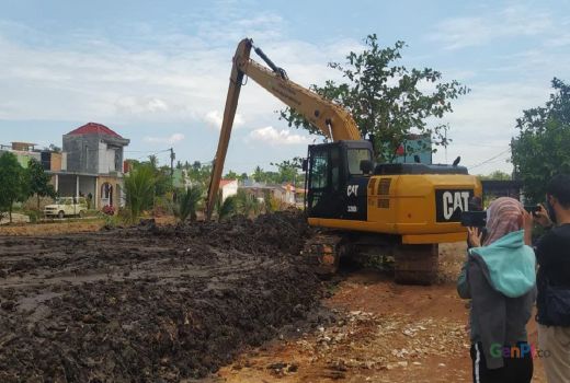 Cegah Banjir Dinas Bina Marga Batam Normalisasi Sejumlah Drainase - GenPI.co KEPRI