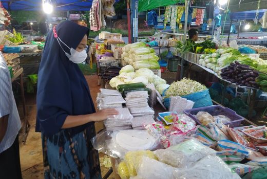 Kedelai Mahal, Pembeli Keluhkan Ukuran Tahu Tempe Makin Tipis - GenPI.co KEPRI