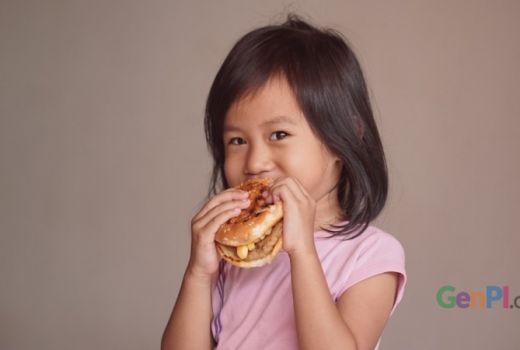 Tips Ajari Anak Memilih Jajanan yang Aman di Sekolah - GenPI.co KEPRI