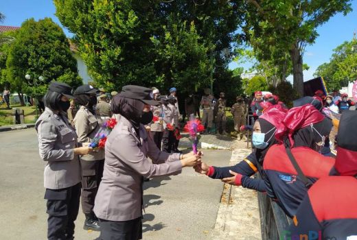 International Women’s Day, Buruh Perempuan di Batam Unjuk Rasa - GenPI.co KEPRI