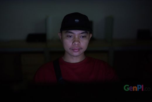 Mengantuk Tapi Tetap Maksa Menatap Layar, Hati-hati Deh! - GenPI.co KEPRI