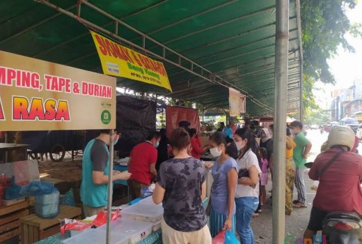 Serunya Ramadan di Batam, Warga Nonmuslim pun Berburu Takjil - GenPI.co KEPRI
