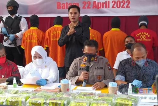 53,2 Kg Sabu Sindikat Internasional Dimusnahkan, Ditonton Pelaku - GenPI.co KEPRI