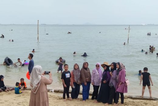Pantai Nongsa, Destinasi Wisata yang Dipadati Warga Batam - GenPI.co KEPRI