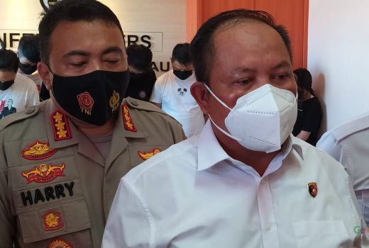 Polda Kepri Tangkap Pelaku Skimming Bank Riau Kepri - GenPI.co KEPRI