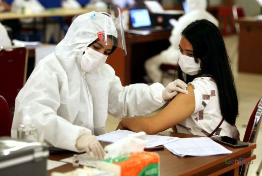 Vaksinasi Covid-19 di Tanjung Pinang Rendah, Kepri Dikirim 260 Dosis - GenPI.co KEPRI