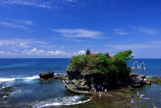 Mau Lihat Candi di Jawa Barat? Yuk ke Cangkuang di Garut - GenPI.co