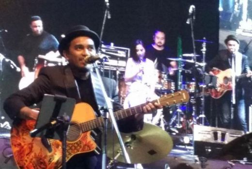 Glenn Fredly Pukau Penonton Bajafash 2018 - GenPI.co