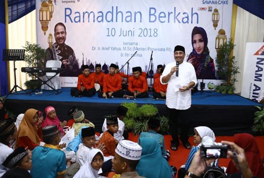 Menpar Santuni Anak Yatim di Savana Cake - GenPI.co