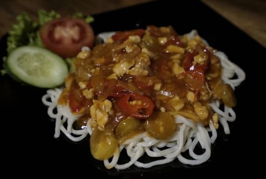 Di Jember, Ada Kafe Unik di Bawah Kolong Jembatan - GenPI.co