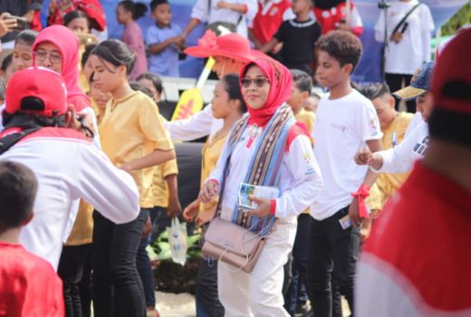 Asyiknya Joged Tobelo di Pembukaan Festival Teluk Ambon 2018 - GenPI.co