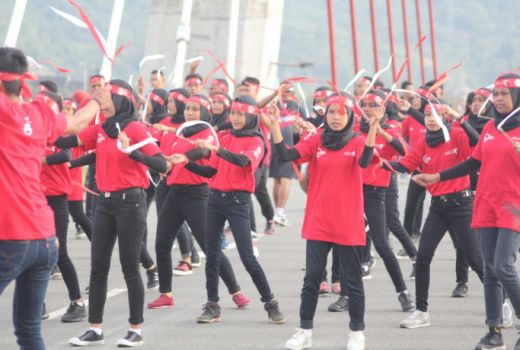 Keren, Ada Flashmob di Festival Teluk Ambon 2018 - GenPI.co