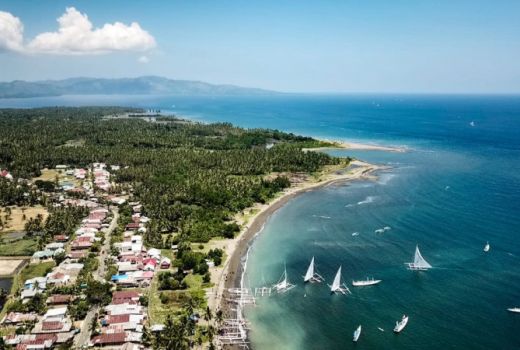 Di Deking, kamu Bisa Santai di Pantai - GenPI.co