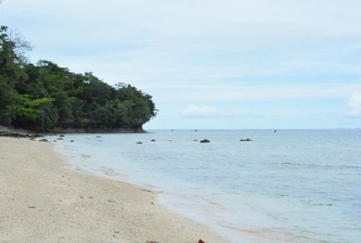 Di Biak Timur, Dua Pantai Ini Siap Bikin Kamu Betah - GenPI.co