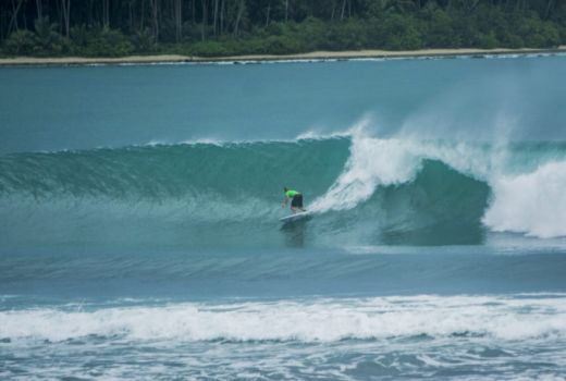 Kerennya Ombak Nias, Bikin Jatuh Cinta Garuda - GenPI.co