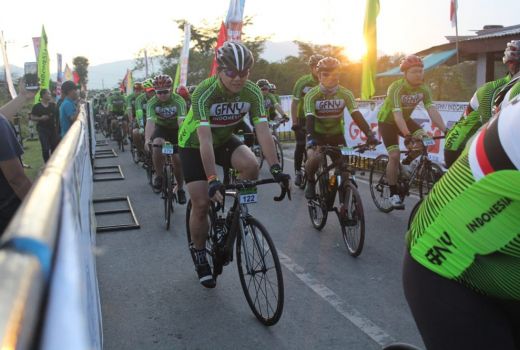 800 Peserta GFNY Jelajahi Danau Toba - GenPI.co