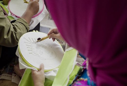 Membatik di Taman Benyamin Sueb - GenPI.co