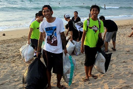 Menko Luhut Ajak Bersihkan Bali Lewat Sakenan. - GenPI.co