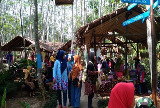 Spesial Minggu Ini, Dolanan Anak & Membatik di Pasar Karetan - GenPI.co