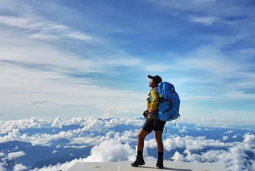 Catat! Begini Cara Tepat Mendaki Gunung Bagi Pemula .. - GenPI.co