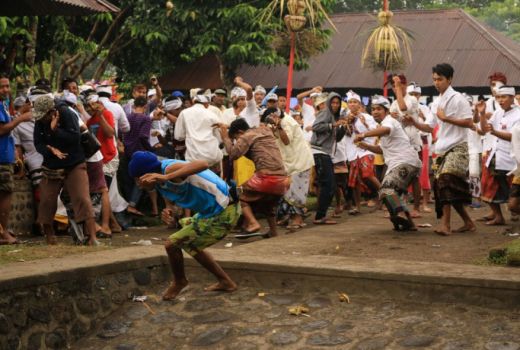 Perang Topat 2018 Harmoni dan Toleransi - GenPI.co