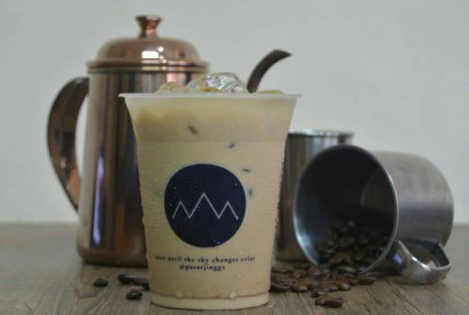 Menikmati Jajanan Cafe Pasar Jingga di Sore Hari - GenPI.co