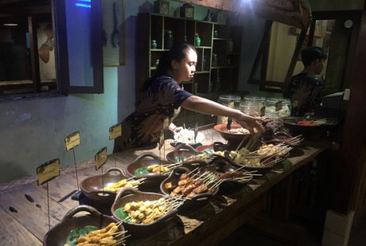 Waroeng Klangenan, Cara Menikmati Jogja dengan Kehangatan - GenPI.co