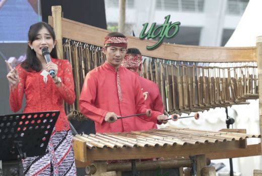 Saung Angklung Udjo Meriahkan Pasar Rakyat Hut 47 KORPRI - GenPI.co