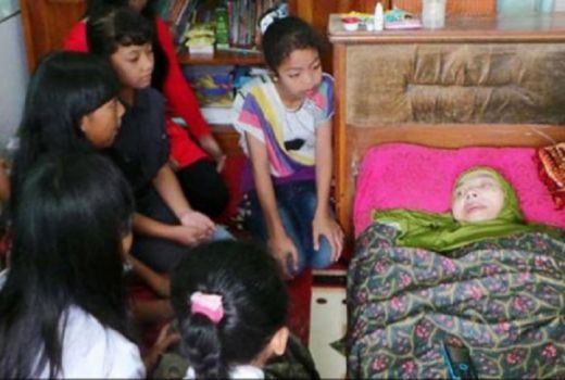 Een Sukaesih: Teguh Mengajar dalam Segala Keterbatasan - GenPI.co