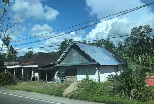 Ini Alasan Mengapa Seng Jadi Atap Rumah di Minang - GenPI.co