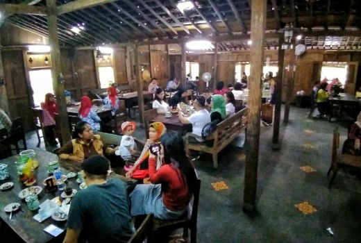 Ingin Coba Masakan Ala Rumahan?Yuk Merapat di Kopi Klotok - GenPI.co