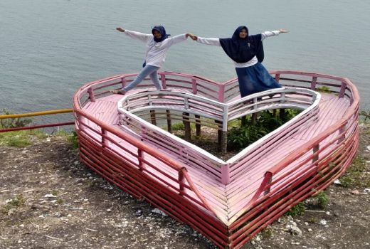 Pantai Dulanga Gorontalo Tawarkan Banyak Spot Instagramable - GenPI.co