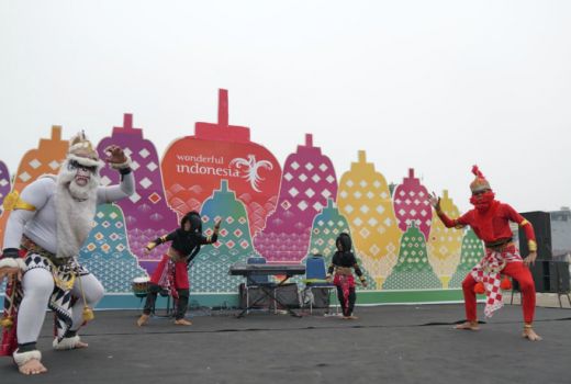 Ada Suasana Borobudur di Car Free Day Jakarta - GenPI.co