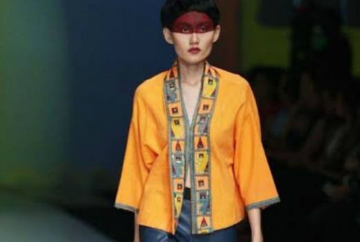 Kekinian! Intip Padu Padan Kebaya Dengan Gaya Casual - GenPI.co