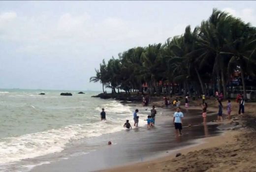 120 Lifeguard Disiagakan di Pantai Anyer - GenPI.co