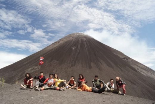 Gunung Soputan, Wisata di Minahasa Tenggara - GenPI.co