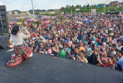 Wow, Fitri Carlina Kampanye untuk Medsos Pariwisata di Badau - GenPI.co