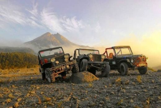 Aktivitas Erupsi Merapi Tak Surutkan Minat Wisatawan - GenPI.co