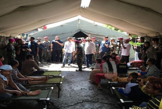 Presiden Jokowi Tinjau Dampak Tsunami Selat Sunda - GenPI.co
