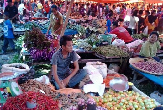 Pedagang Gembira Sambut Malam Pergantian Tahun - GenPI.co