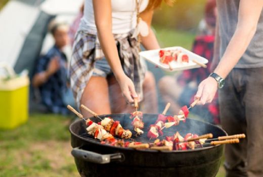 Mau BBQ di Malam Pergantian Tahun? Ikuti Langkah ini - GenPI.co