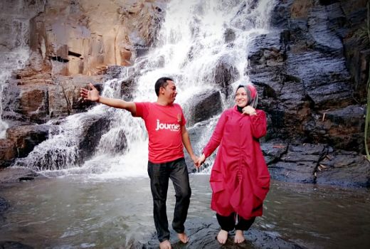 Hanya Modal 3 Ribu, Curug Kanoman Cocok Buat Foto Prewedding - GenPI.co