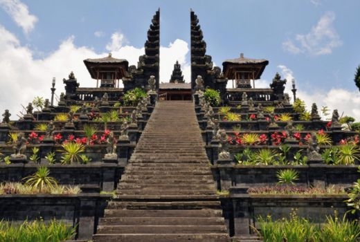 Kunjungan WIsatawan ke Pura Besakih Akan Dibatasi - GenPI.co