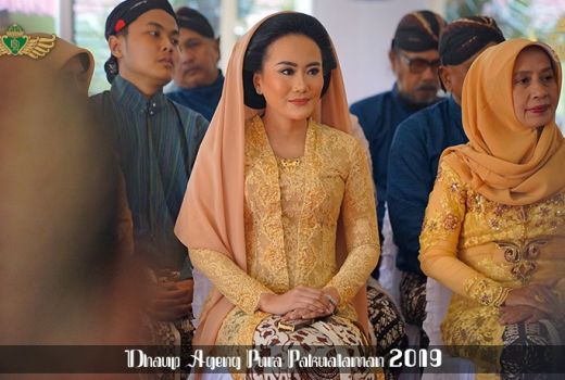 Keluarga Pengantin Wanita Hadiri Prosesi Nyengker - GenPI.co