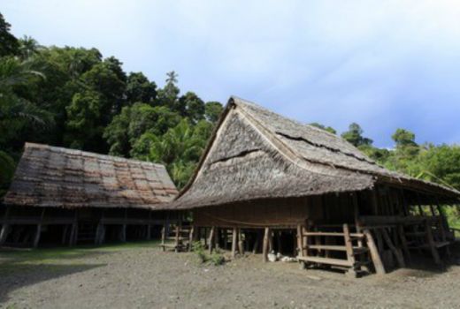 Menyeramkan, Begini Suku Adat Naulu Sambut Pernikahannya.. - GenPI.co