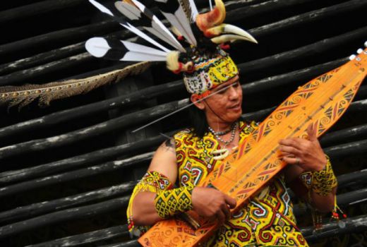 Sapek, Alat Musik Magis dari Kalimantan - GenPI.co