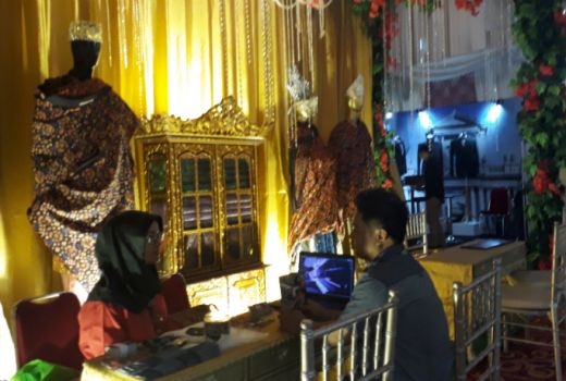 Ternyata, Trend Baju Adat Pengantin Ikuti Perkembangan Zaman - GenPI.co