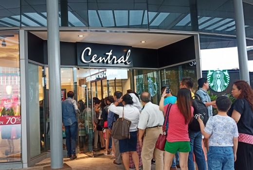 Hari Kedua, Pengunjung Berburu Diskon Besar di Central Neo Soho - GenPI.co