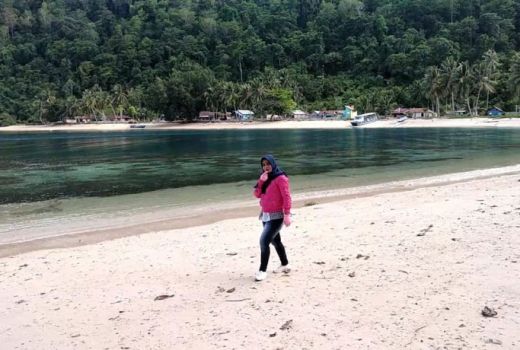 Pantai Lilito Buol Memanggil Penyuka Wisata Bahari - GenPI.co